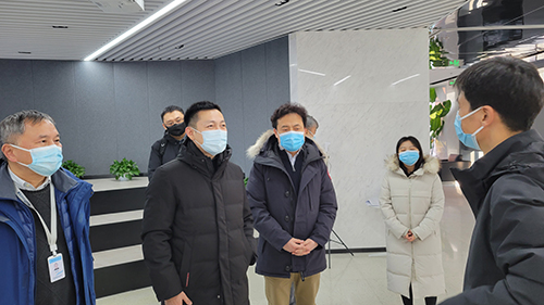 海淀副區(qū)長林劍華調研百放英庫醫(yī)藥科技.jpg